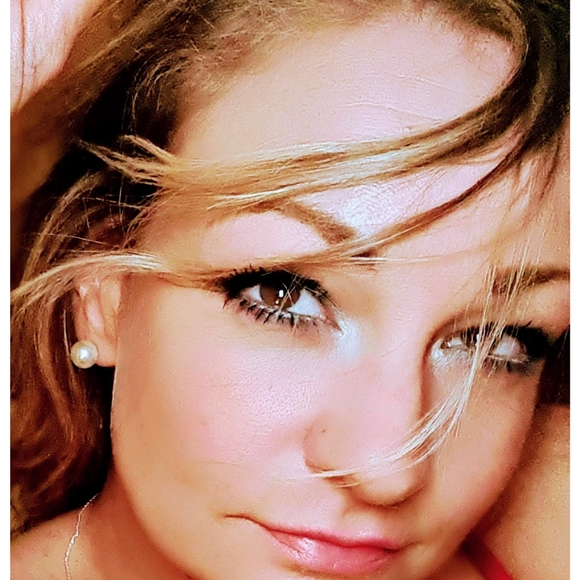 Meet your Posher, Dana - Picture 3 of 3